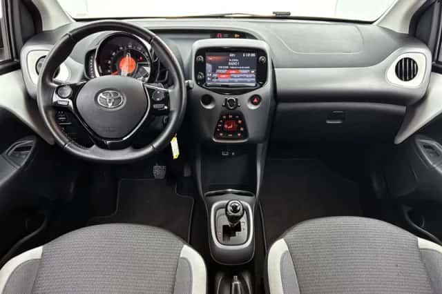 Toyota Aygo (2020) thumbnail 4