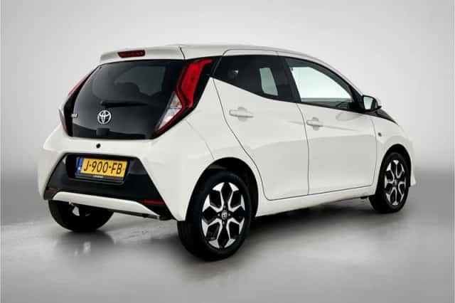 Toyota Aygo (2020) thumbnail 2