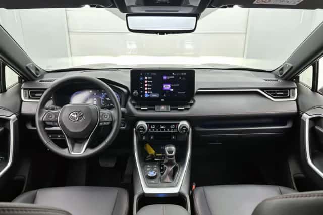Toyota RAV4 (2025) thumbnail 4