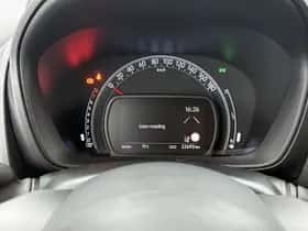 Toyota Aygo (2023) thumbnail 5