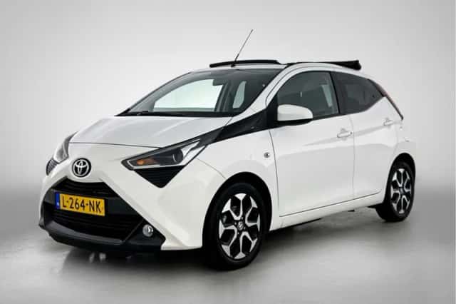 Toyota Aygo (2021) thumbnail 1