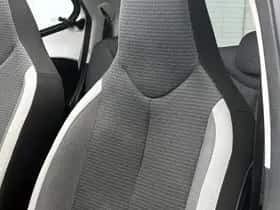 Toyota Aygo (2021) thumbnail 33