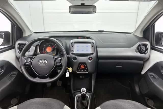 Toyota Aygo (2021) thumbnail 5
