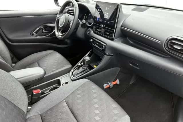 Toyota Yaris (2025) thumbnail 6