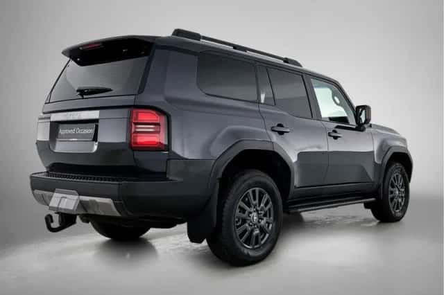 Toyota Land_Cruiser (2024) thumbnail 2