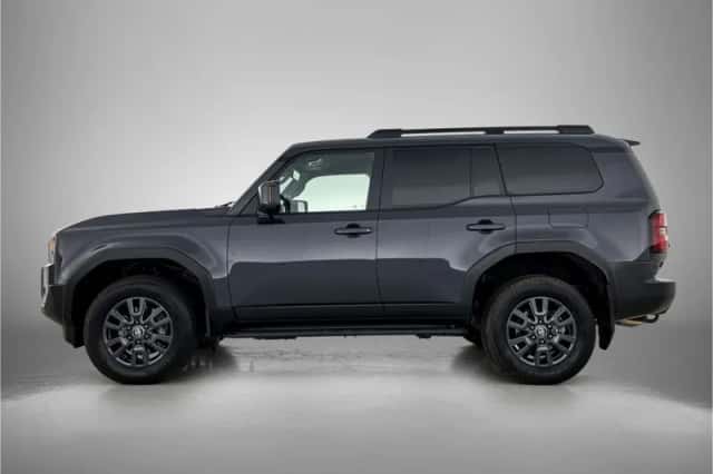 Toyota Land_Cruiser (2024) thumbnail 3