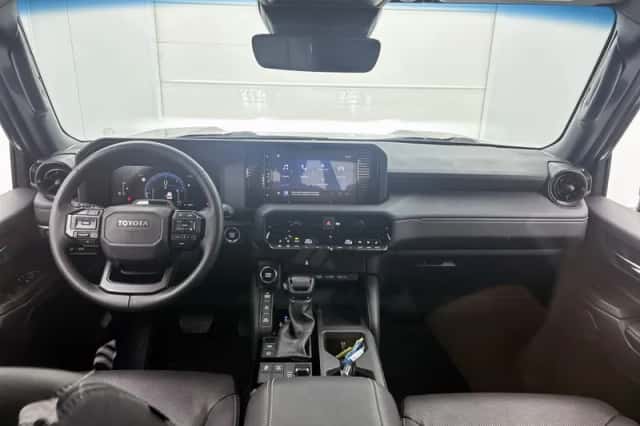 Toyota Land_Cruiser (2024) thumbnail 4