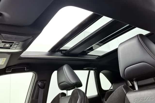 Toyota RAV4 (2020) thumbnail 5