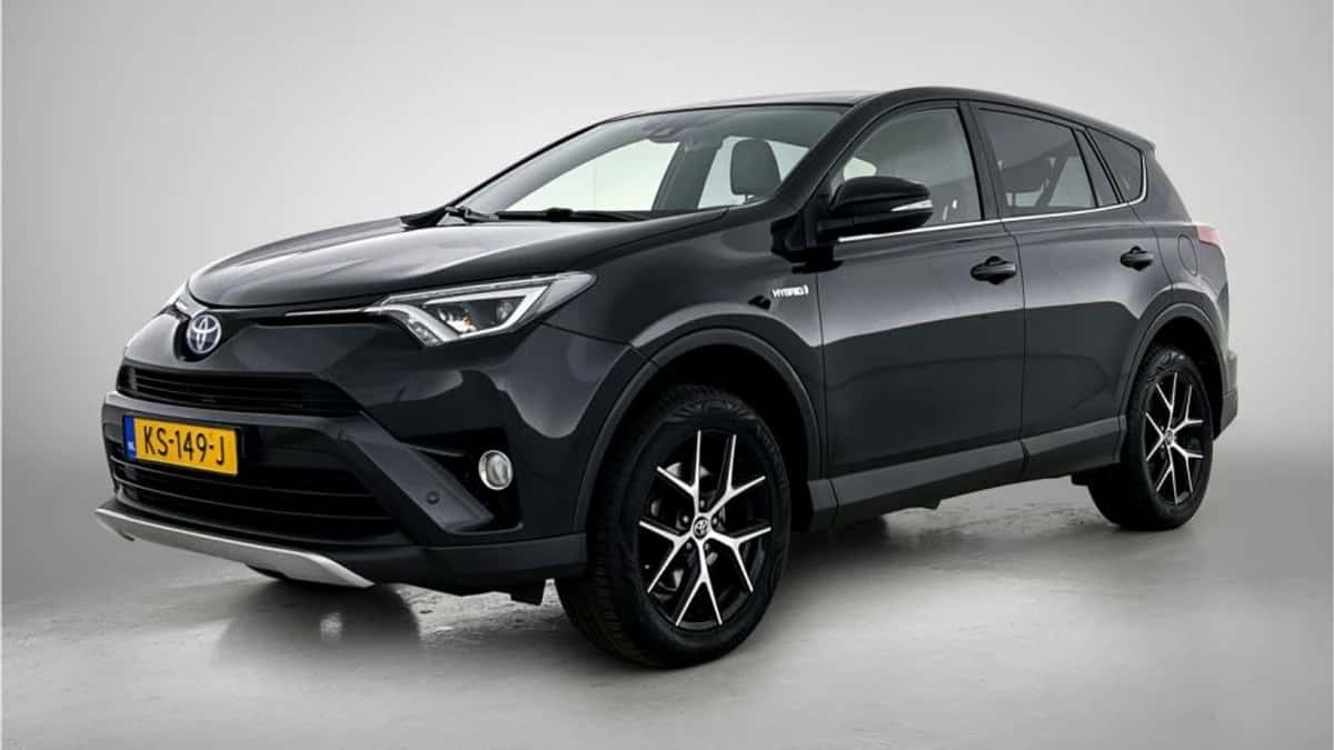 Toyota RAV4 (2017) — foto 1