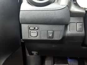 Toyota RAV4 (2017) thumbnail 34