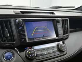 Toyota RAV4 (2017) thumbnail 8