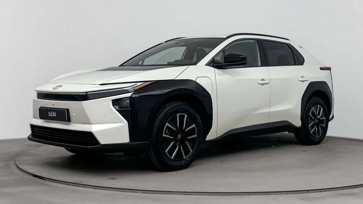 Toyota bZ4X (2026) — foto 1