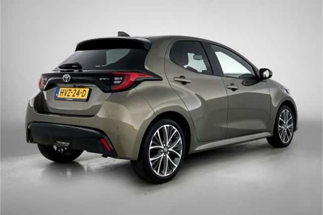 Toyota Yaris (2025) thumbnail 2