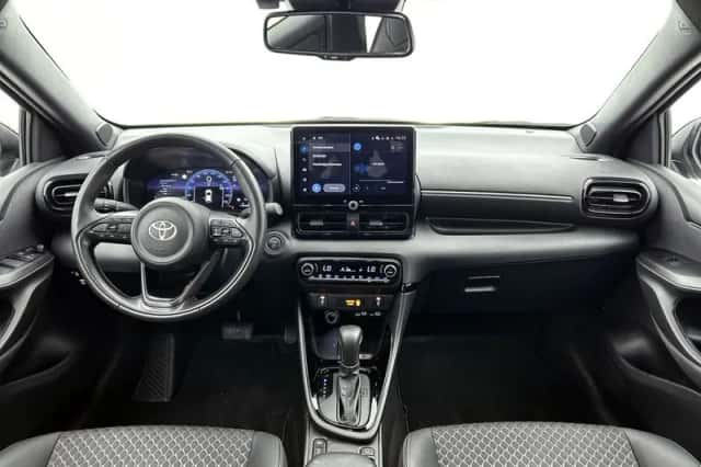 Toyota Yaris (2025) thumbnail 4