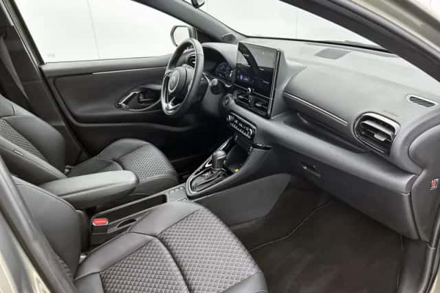 Toyota Yaris (2025) thumbnail 6