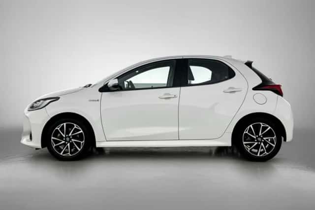 Toyota Yaris (2023) thumbnail 3