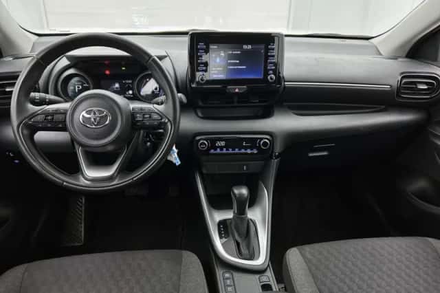 Toyota Yaris (2023) thumbnail 4