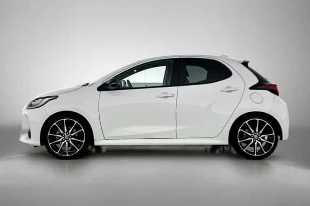 Toyota Yaris (2023) thumbnail 3