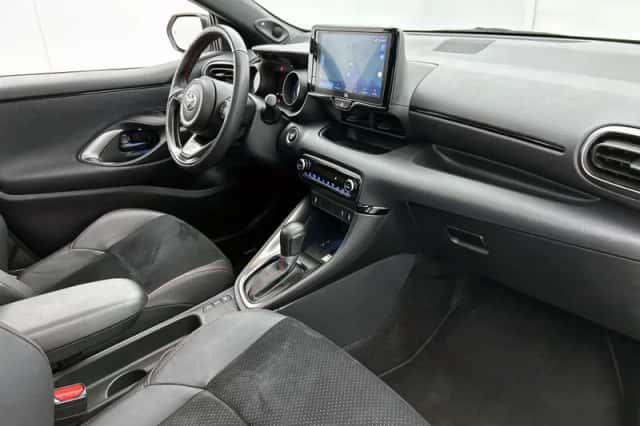 Toyota Yaris (2023) thumbnail 6
