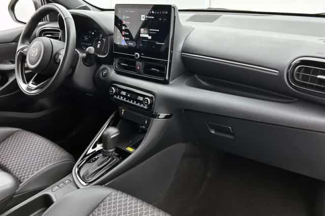 Toyota Yaris (2025) thumbnail 6