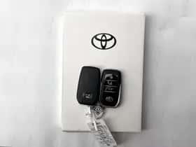 Toyota C-HR (2024) thumbnail 31