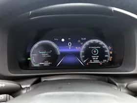 Toyota C-HR (2024) thumbnail 5