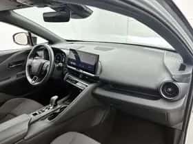 Toyota C-HR (2024) thumbnail 6
