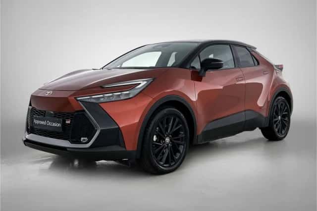 Toyota C-HR (2025) thumbnail 1