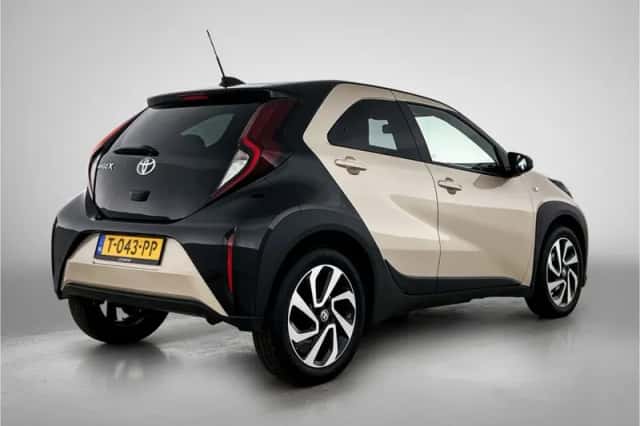 Toyota Aygo (2023) thumbnail 2