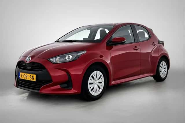 Toyota Yaris (2024) thumbnail 1