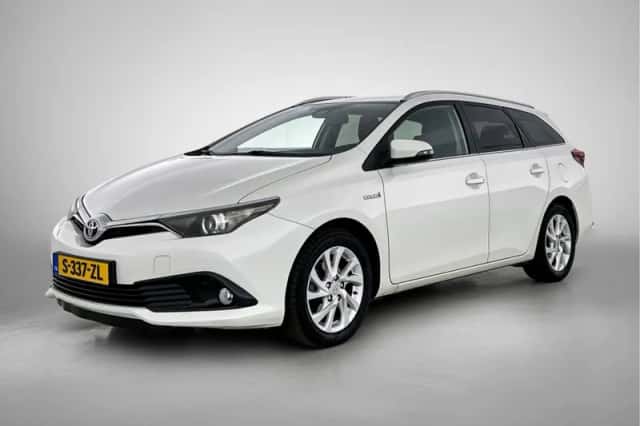 Toyota Auris (2018) thumbnail 1