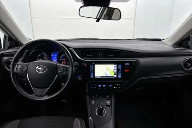 Toyota Auris (2018) thumbnail 4