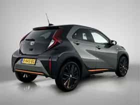 Toyota Aygo (2022) thumbnail 2