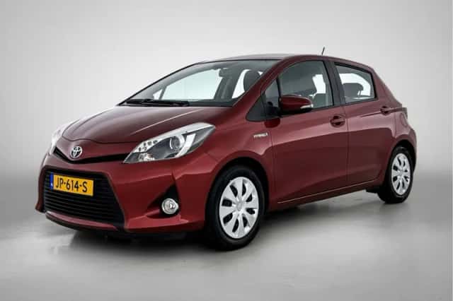 Toyota Yaris (2013) thumbnail 1