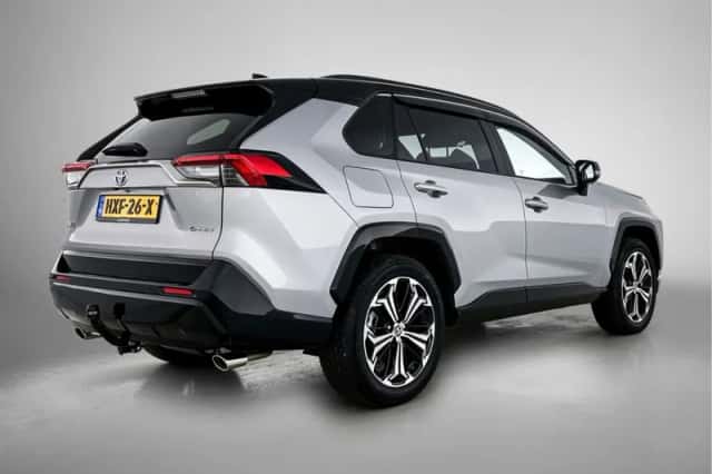 Toyota RAV4 (2025) thumbnail 2