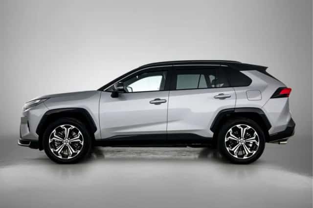 Toyota RAV4 (2025) thumbnail 3