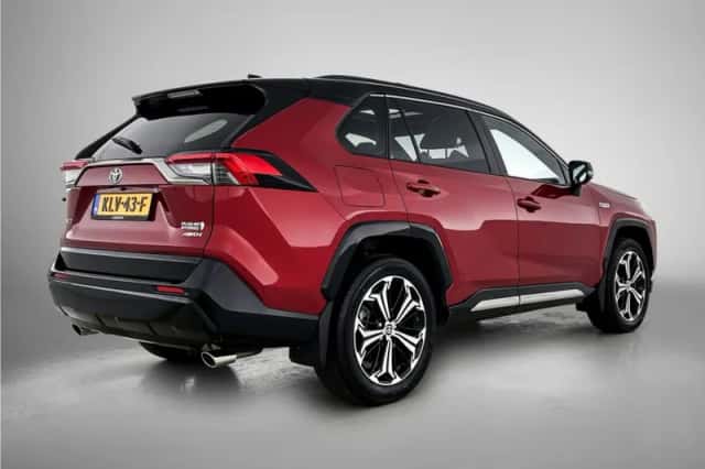 Toyota RAV4 (2022) thumbnail 2