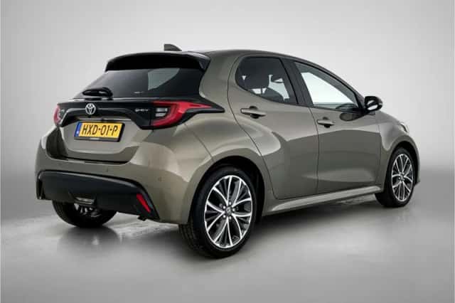 Toyota Yaris (2025) thumbnail 2