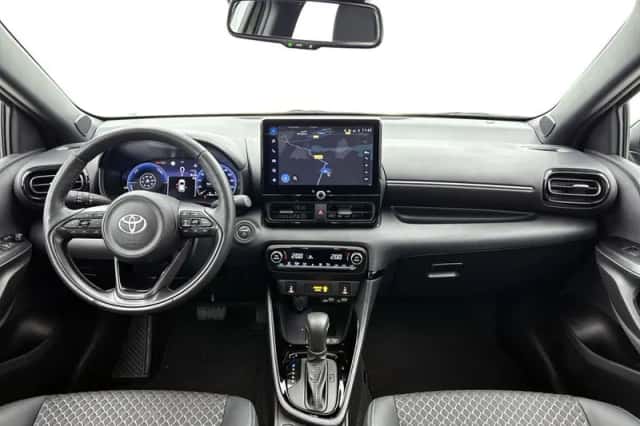 Toyota Yaris (2025) thumbnail 4
