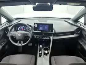 Toyota C-HR (2025) thumbnail 4
