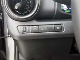 Toyota C-HR (2025) thumbnail 37