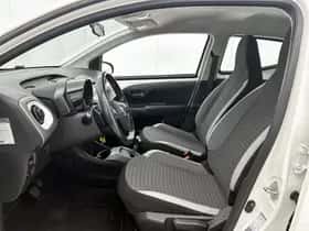 Toyota Aygo (2019) thumbnail 15