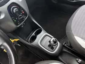 Toyota Aygo (2019) thumbnail 18