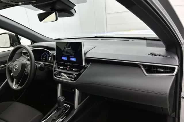Toyota Corolla_Cross (2025) thumbnail 6