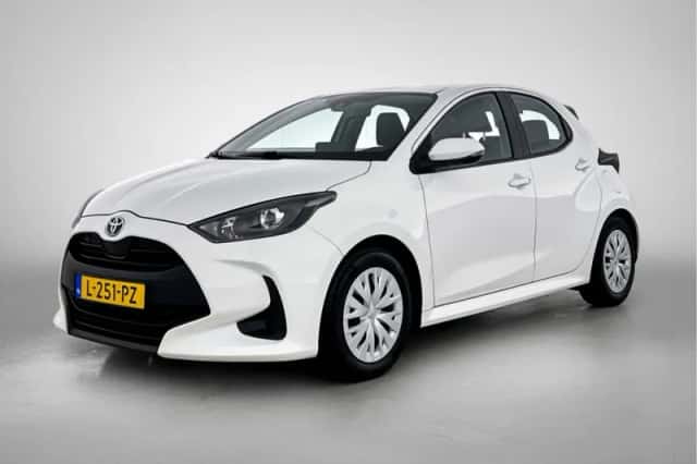 Toyota Yaris (2021) thumbnail 1