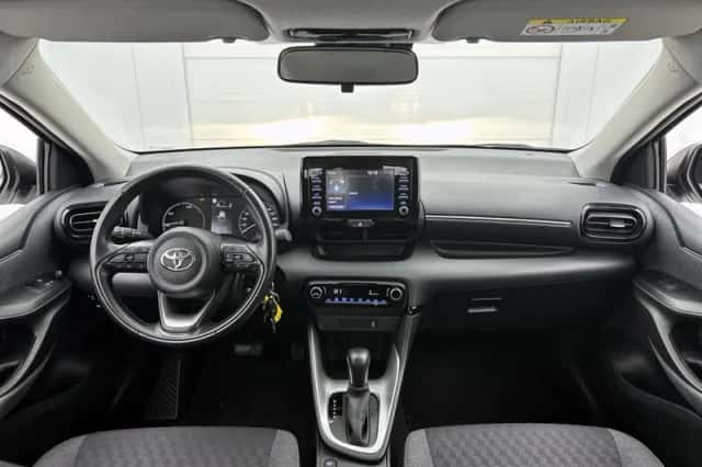 Toyota Yaris (2021) thumbnail 4