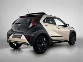 Toyota Aygo (2023) thumbnail 2