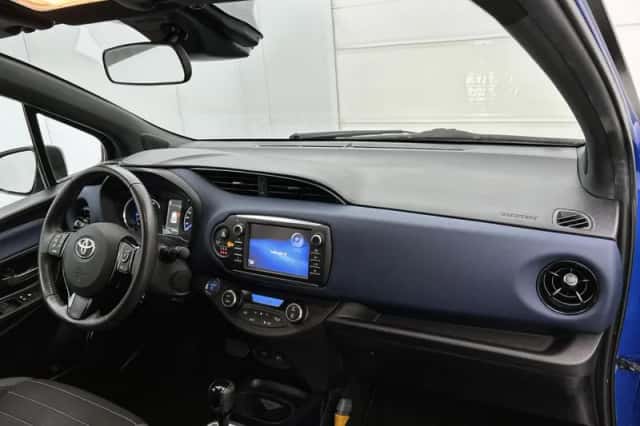 Toyota Yaris (2017) thumbnail 6