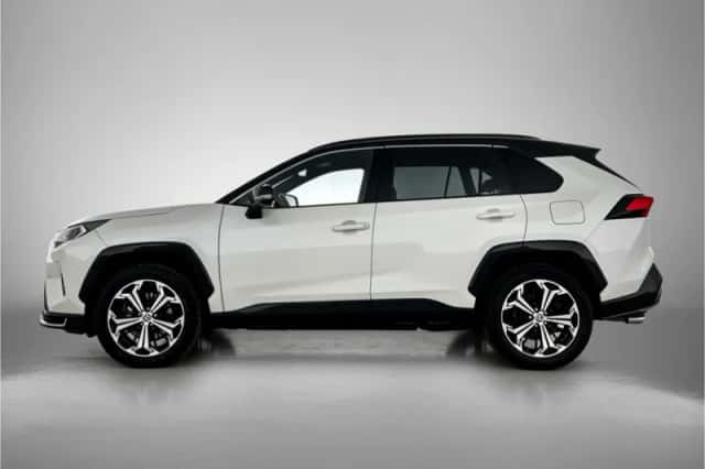 Toyota RAV4 (2021) thumbnail 2