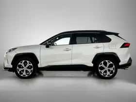 Toyota RAV4 (2021) thumbnail 3